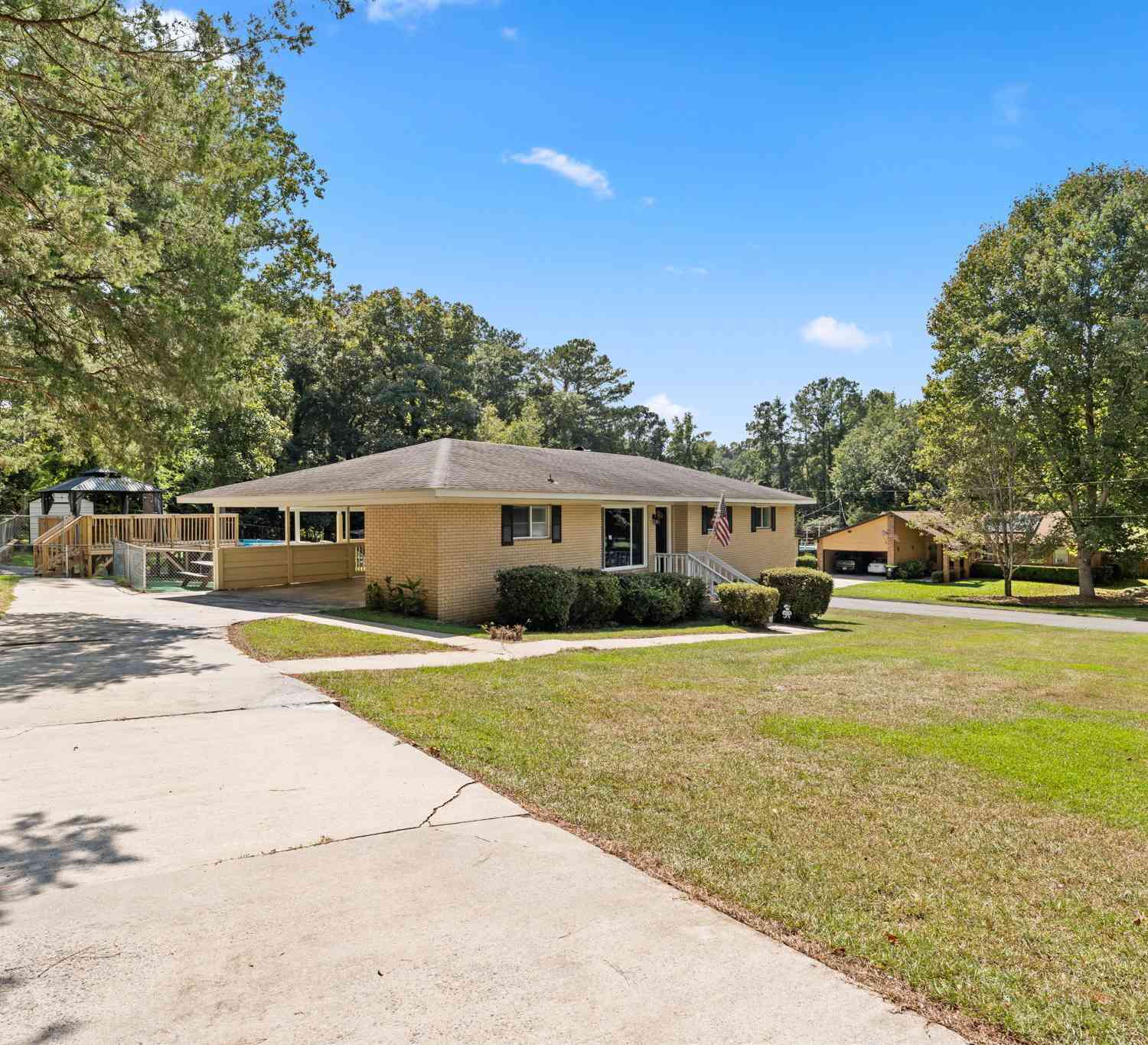 Homes For Sale - 202 Woodland Drive<br/> Houston County, Warner Robins, GA 31088