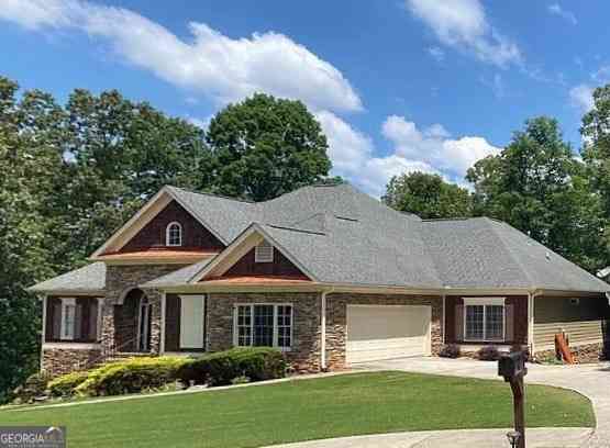 Homes For Sale - 5593 Bent Grass Way<br/> Douglasville, GA 30135