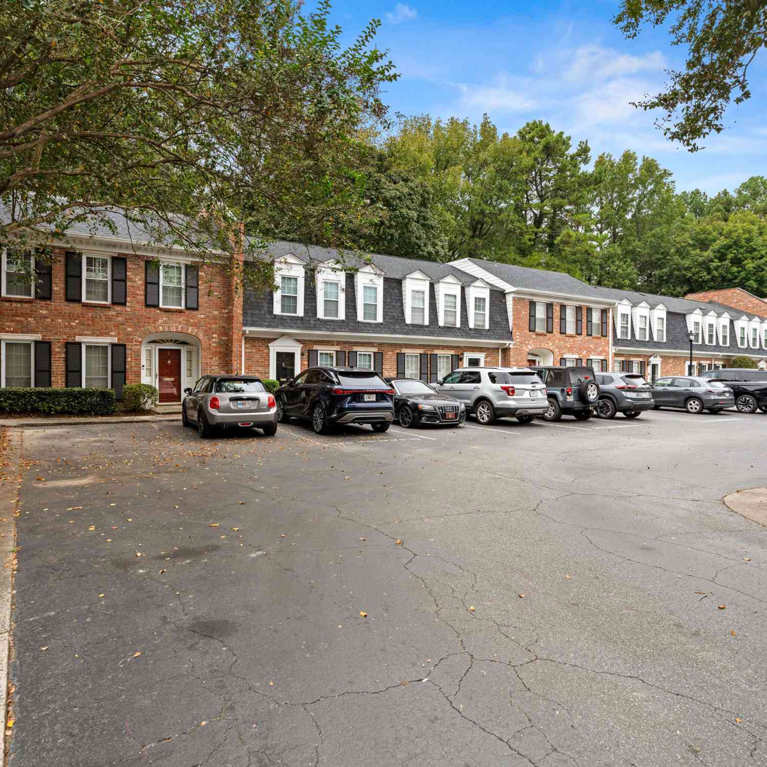 Condo For Sale - 6 Valley Forge Place NW<br/> Atlanta, GA 30318