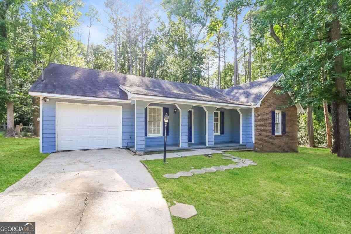 Homes For Sale - 8605 Collins Drive<br/> Clayton County, Jonesboro, GA 30236