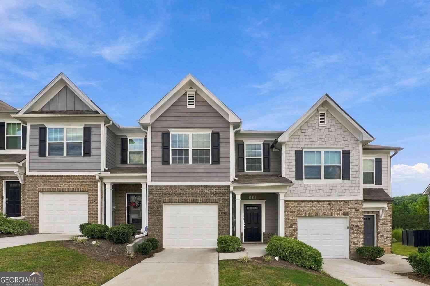 Townhouse For Sale - 5699 Union Pointe Drive<br/> Union City, GA 30291