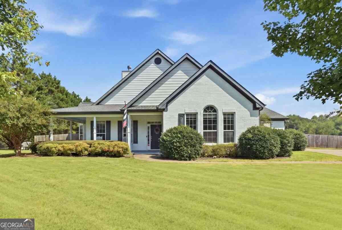 Homes For Sale - 764 Appian Way<br/> Statham, GA 30666