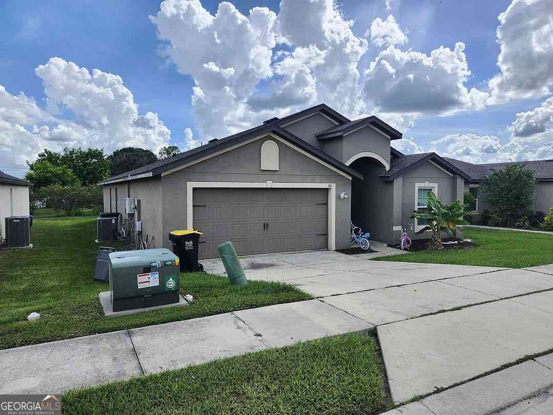 Homes For Sale - 381 Kensington View Drive<br/> Winter Haven, FL 33880