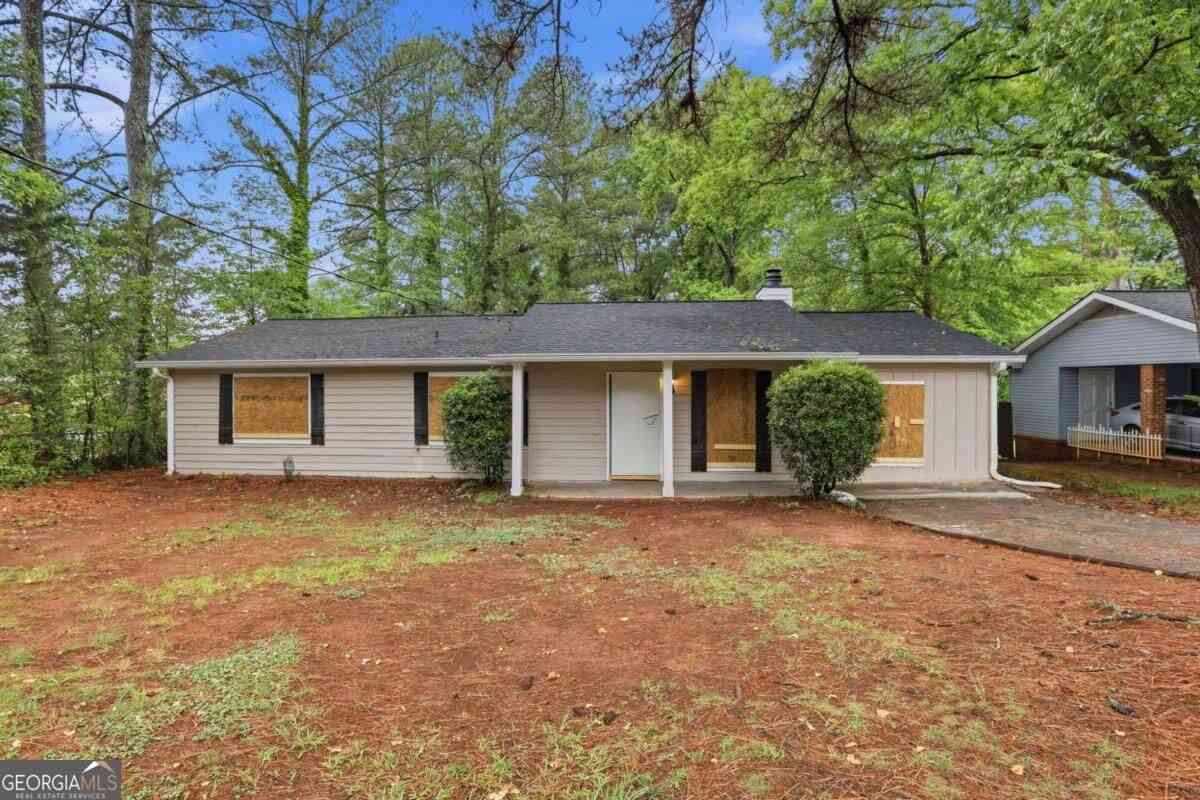 Homes For Sale - 1491 Peachcrest Court<br/> Dekalb County, Decatur, GA 30032