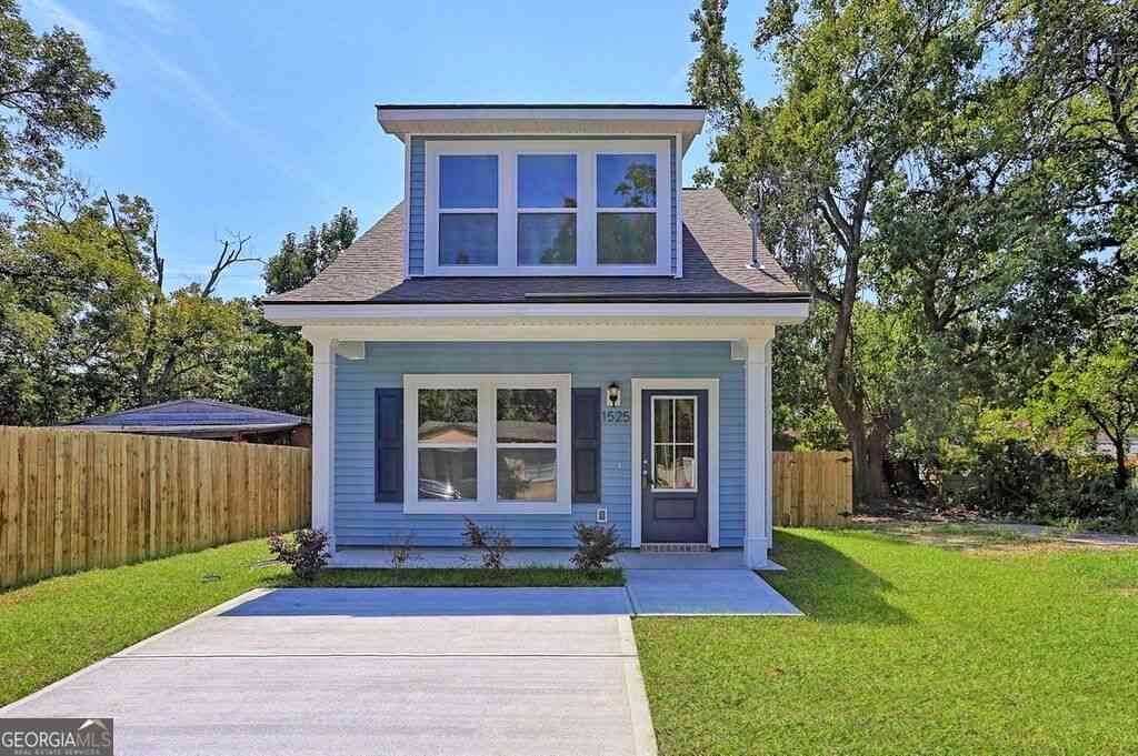 Homes For Sale - 1525 New Castle Street<br/> Savannah, GA 31415