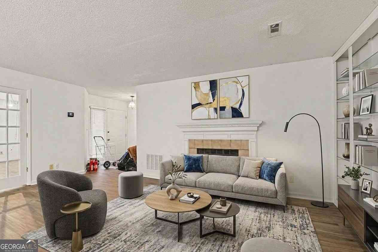 Condo For Sale - 105 Garden Court<br/> Atlanta, GA 30328