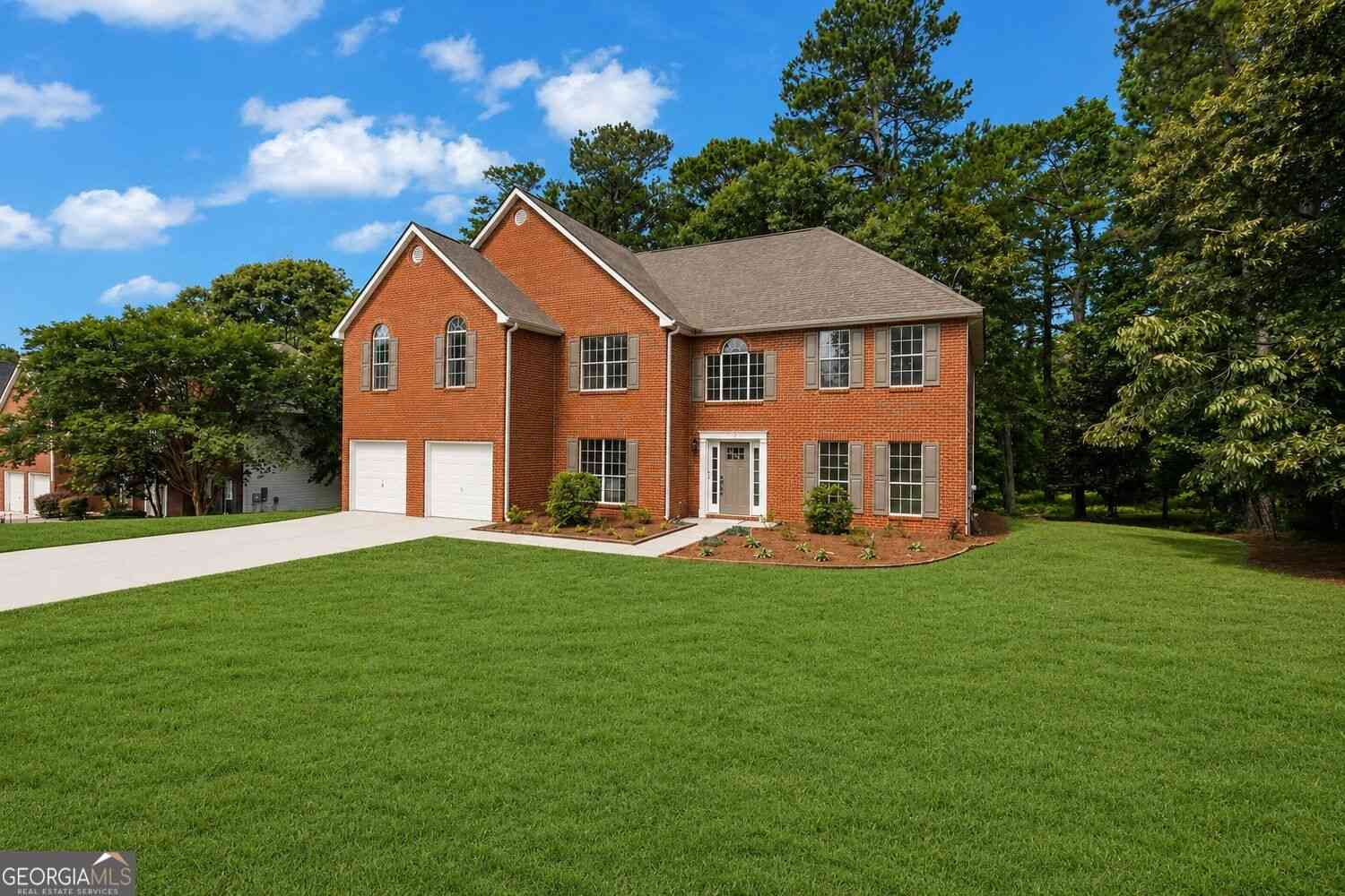 Homes For Sale - 11939 Scottish Court<br/> Fayetteville, GA 30215