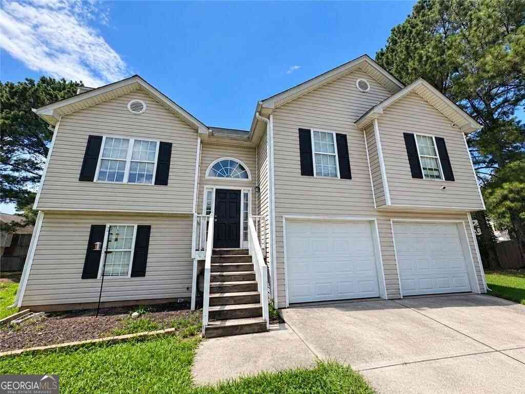 Homes For Sale - 17 Triangle Lane<br/> Adairsville, GA 30103