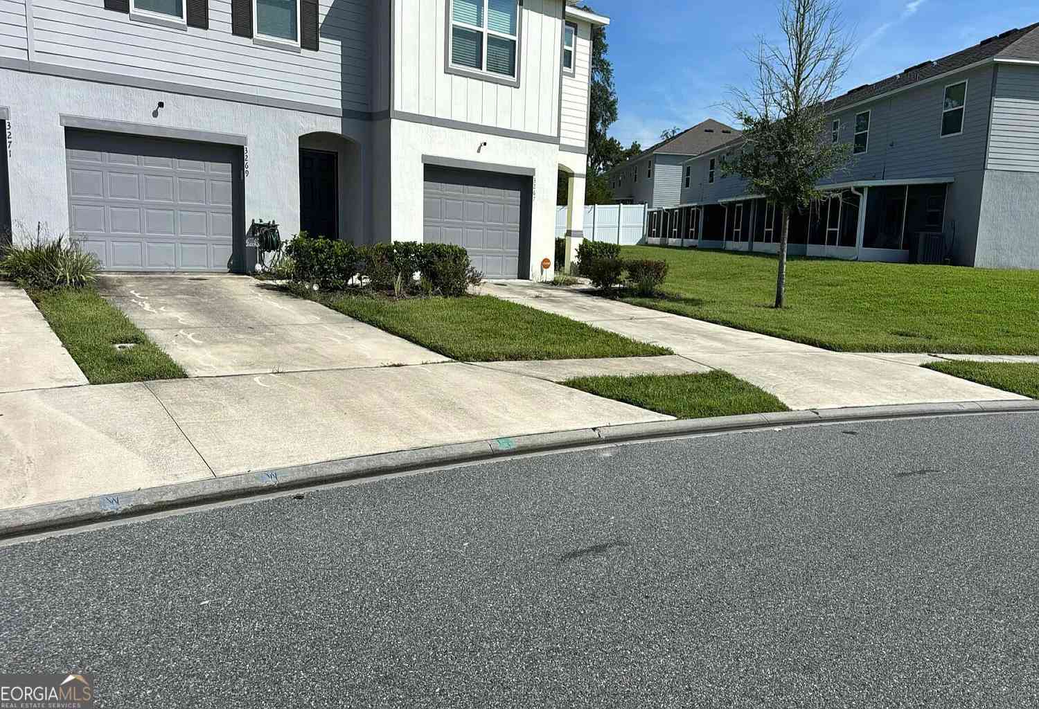 Townhouse For Sale - 3267 Penny Cove Lane<br/> Duval County, Jacksonville, FL 32218