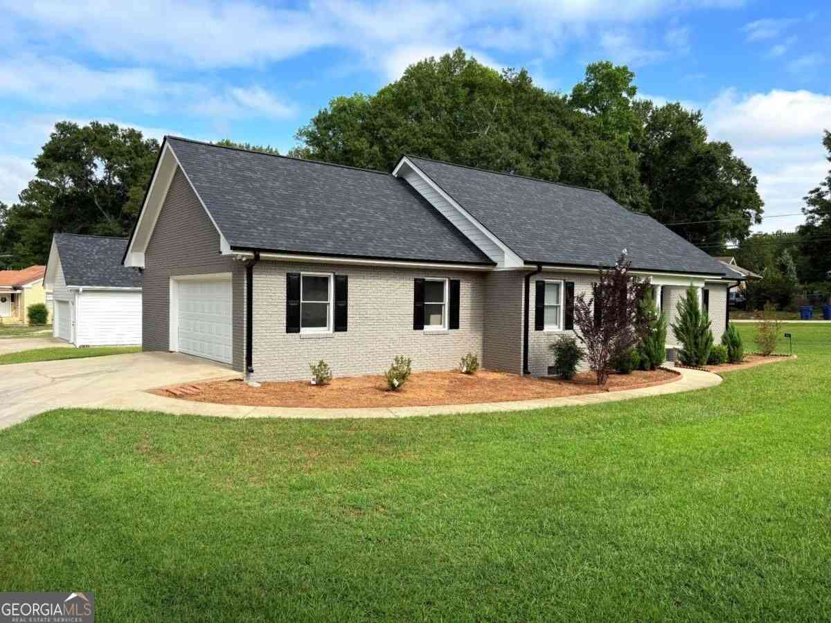 Homes For Sale - 51 Alexander Street<br/> Barrow County, Winder, GA 30680