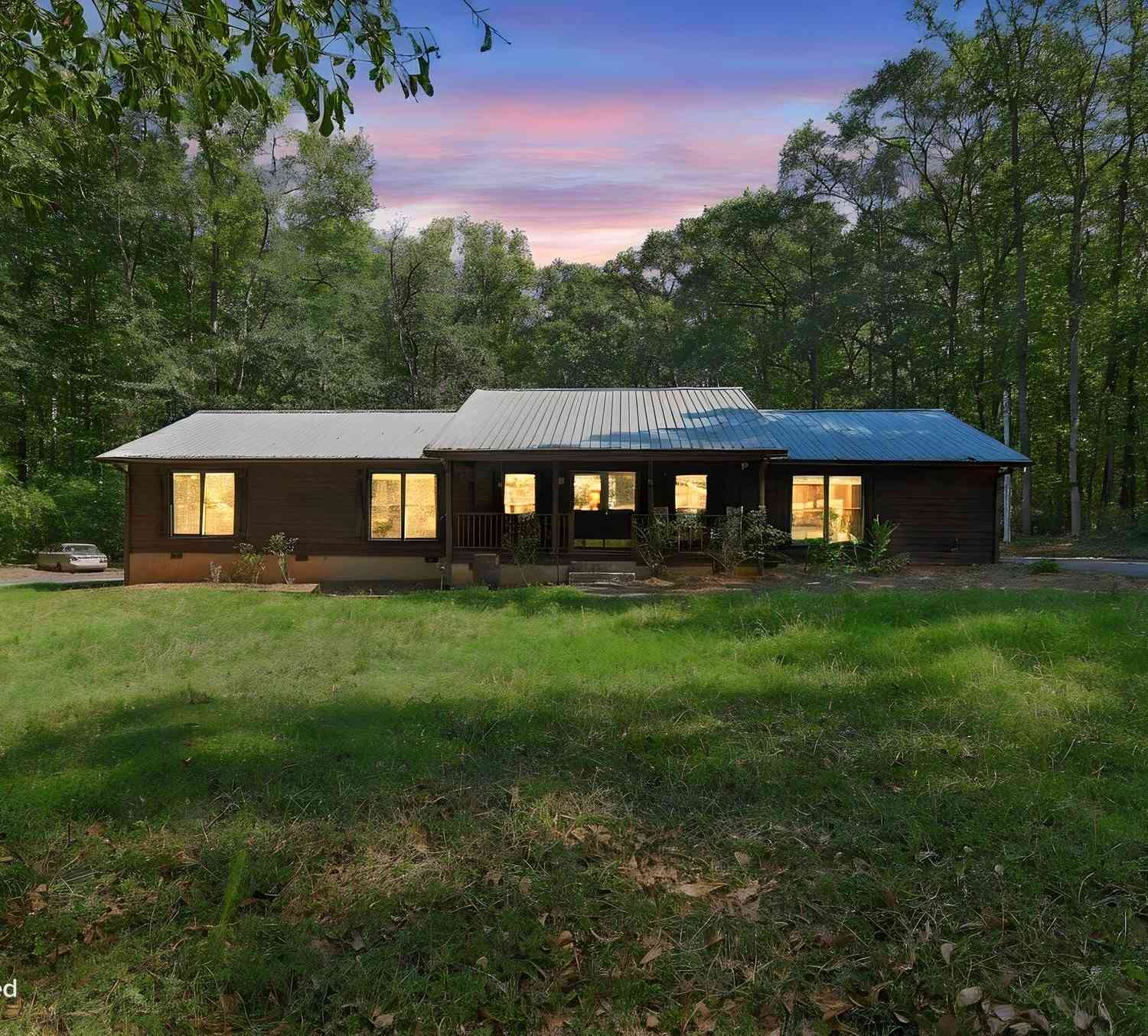 Homes For Sale - 200 Grayson Trail<br/> Hogansville, GA 30230