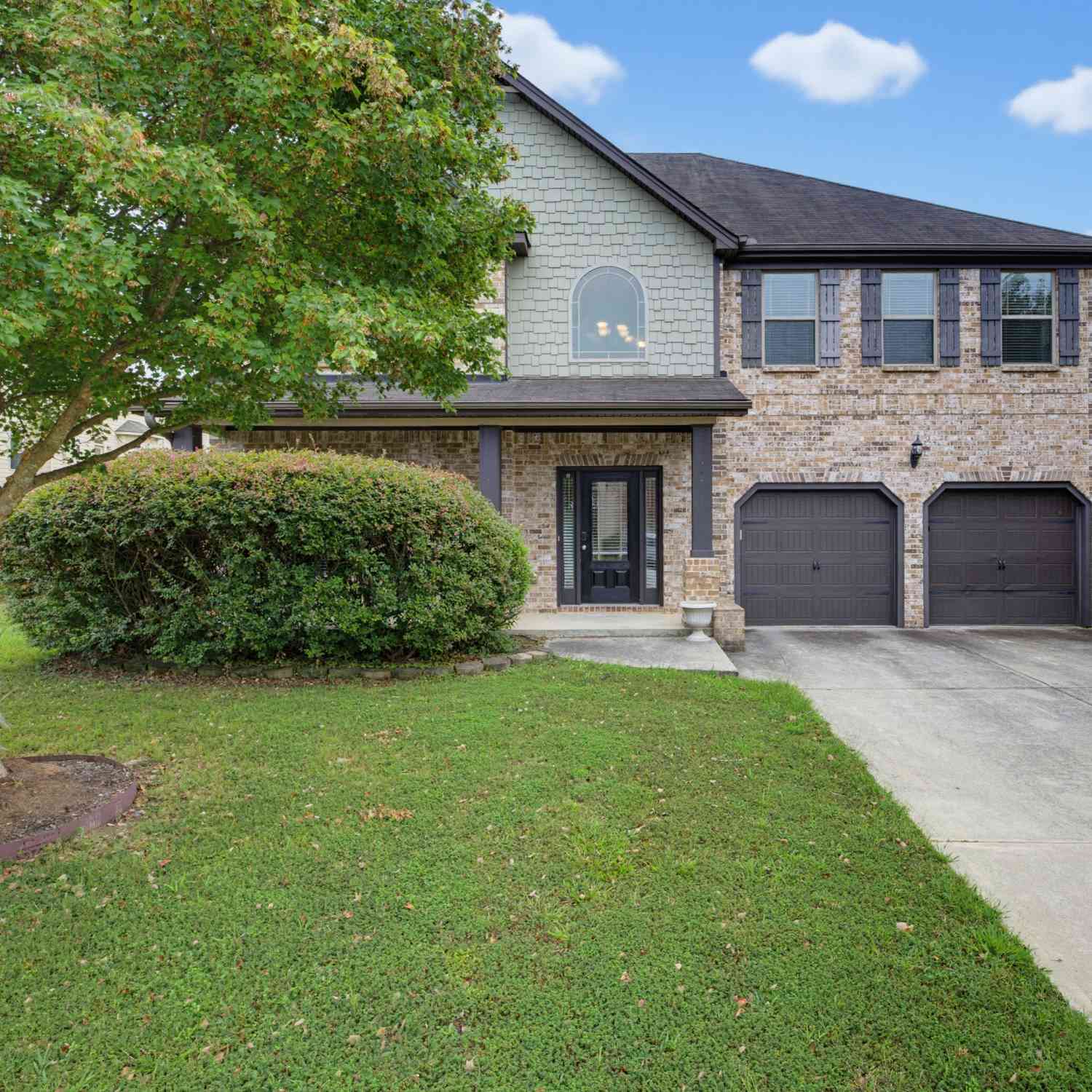 Homes For Sale - 1060 Del Mar Club Drive<br/> Dacula, GA 30019