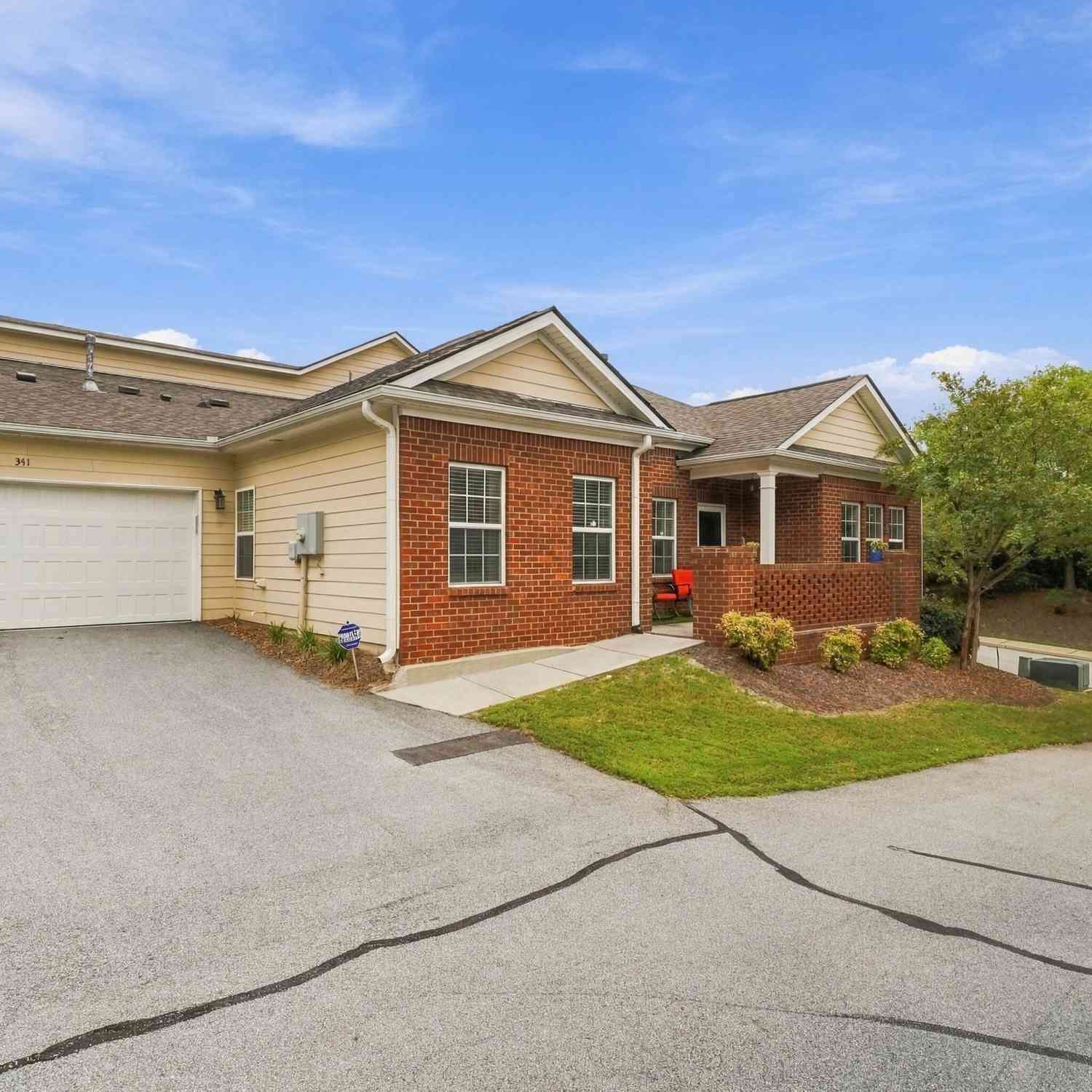 Condo For Sale - 341 Villa Park Circle<br/> Stone Mountain, GA 30087