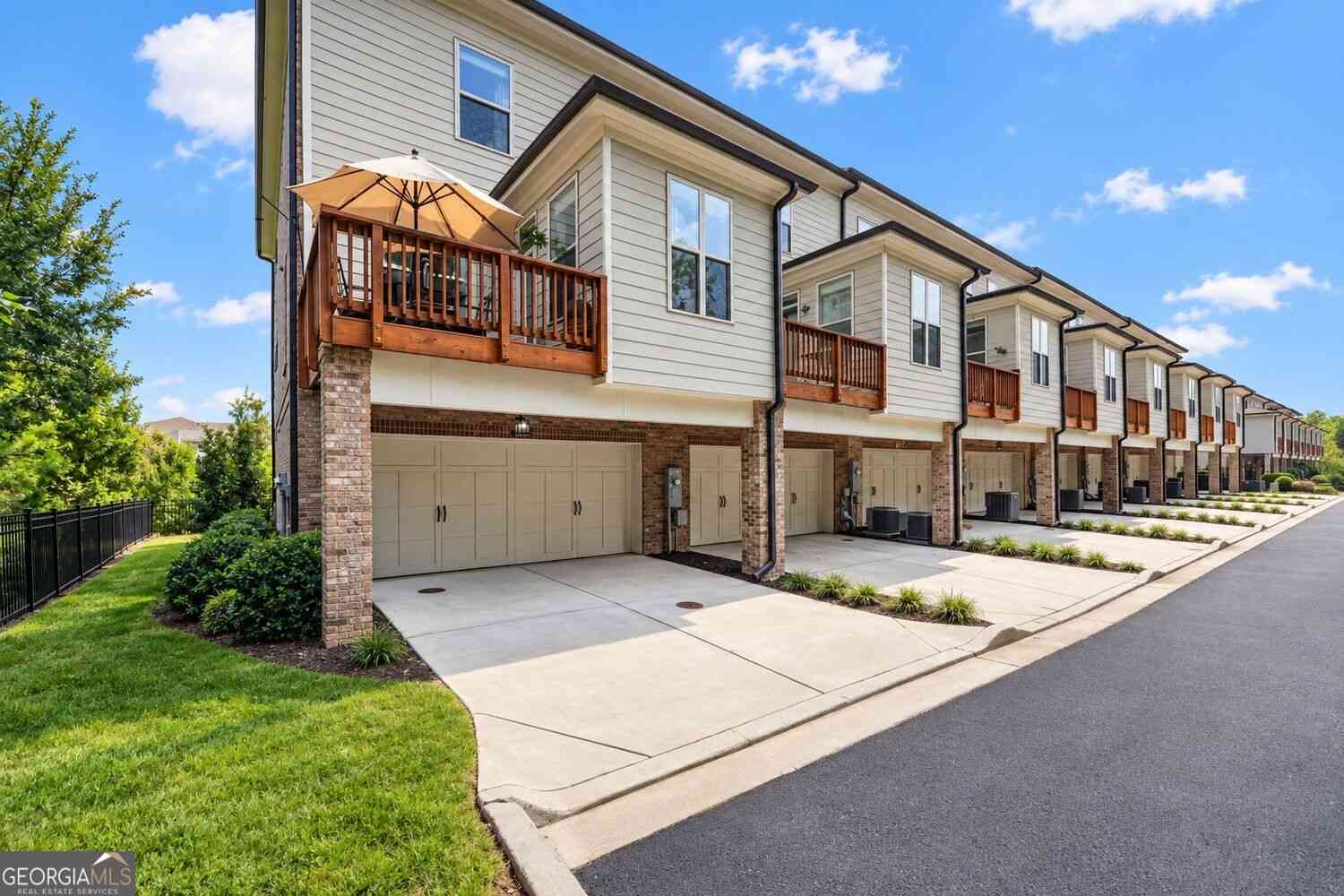 Townhouse For Sale - 1016 Township Square<br/> Alpharetta, GA 30022