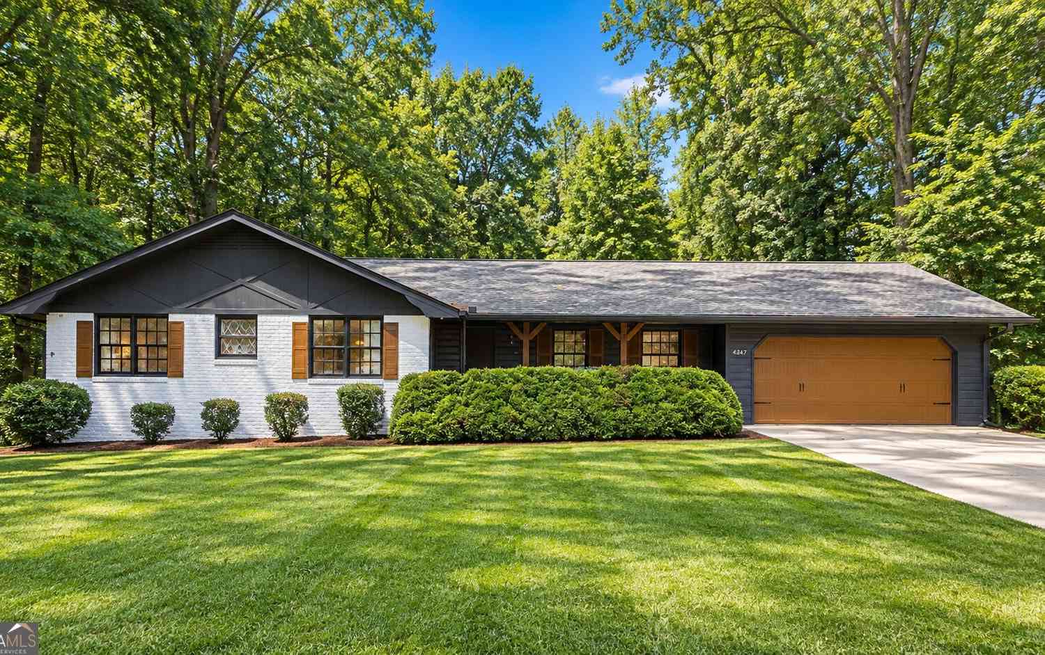 Homes For Sale - 4201 Welcome All<br/> Atlanta, GA 30349