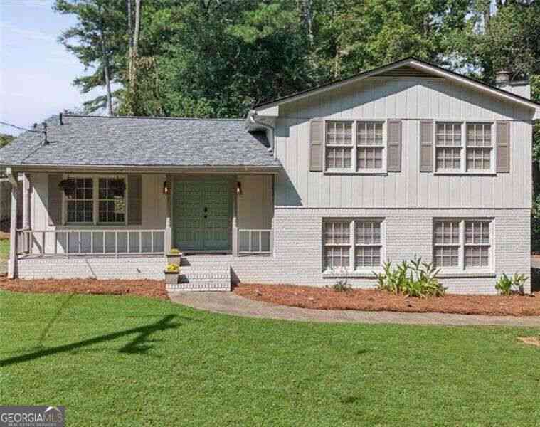 Homes For Sale - 3167 Mountain Creek Lane NE<br/> Roswell, GA 30075