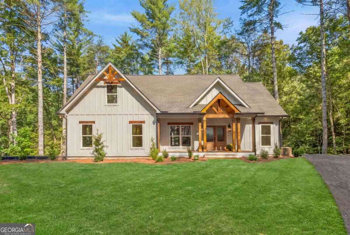 Homes For Sale - 25 Riverhouse Drive<br/> Dahlonega, GA 30533