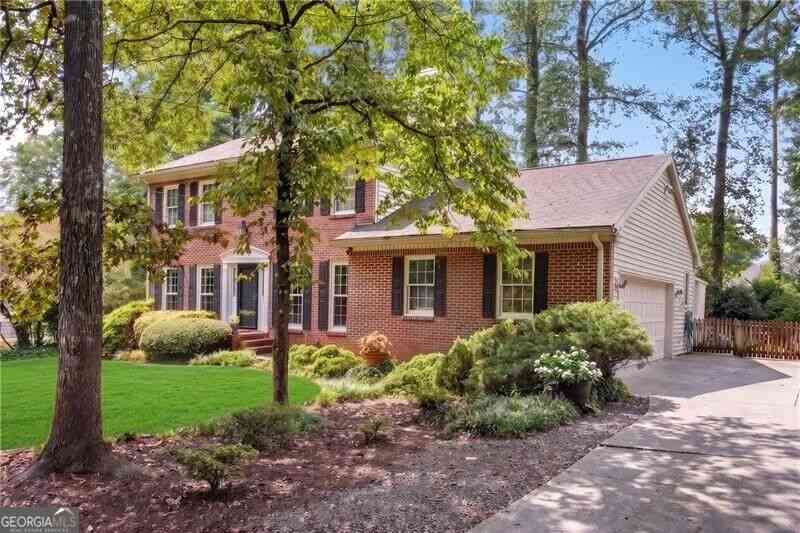 Homes For Sale - 1475 Luke Lane<br/> Lawrenceville, GA 30043