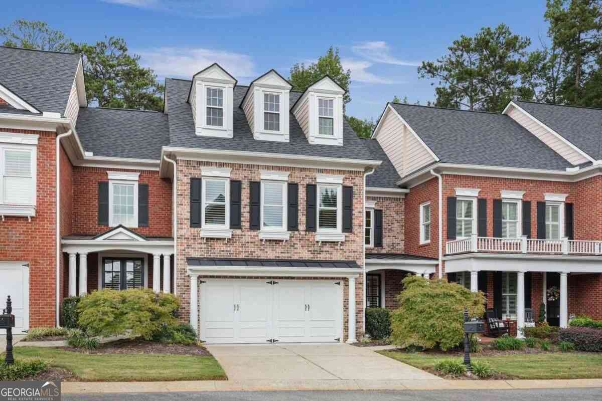 Townhouse For Sale - 3004 Village Green Circle<br/> Fulton County, Roswell, GA 30075
