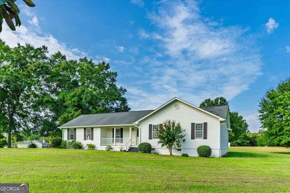 Homes For Sale - 106 Stonegables Drive<br/> Jones County, Gray, GA 31032
