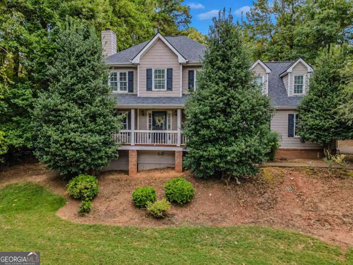 Homes For Sale - 220 Timber Laurel Lane<br/> Lawrenceville, GA 30043