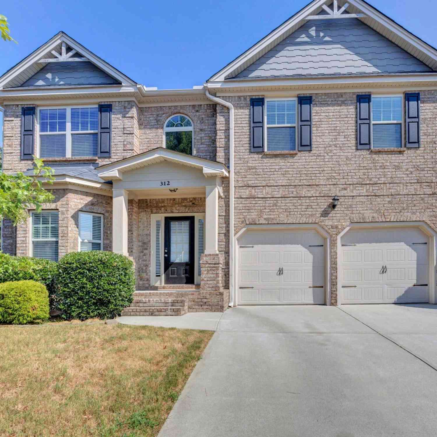 Homes For Sale - 312 Tates Court<br/> Loganville, GA 30052