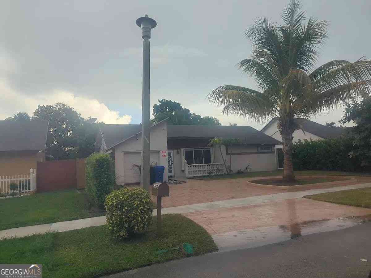 Homes For Sale - 7707 SW 8th Street<br/> North Lauderdale, FL 33068