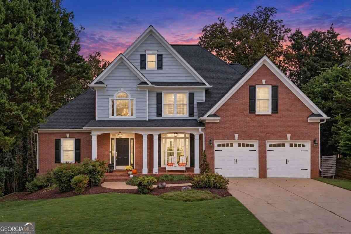 Homes For Sale - 5425 Avonshire Lane<br/> Cumming, GA 30040