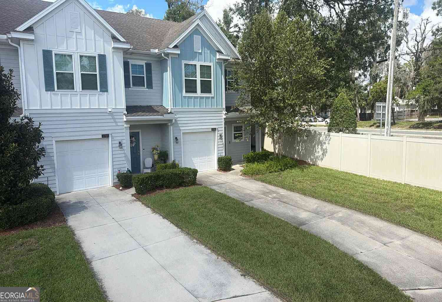 Townhouse For Sale - 1703 Pottsburg Point Drive<br/> Jacksonville, FL 32207