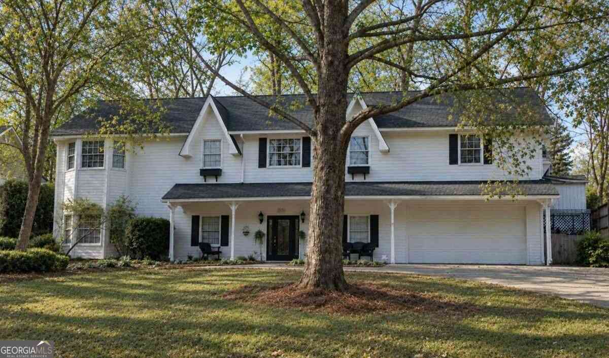 Homes For Sale - 2372 Ivy Crest Drive<br/> Gwinnett County, Buford, GA 30519