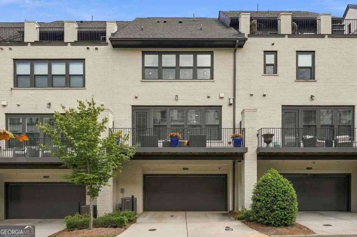 Townhouse For Sale - 130 Britten Pass<br/> Alpharetta, GA 30009