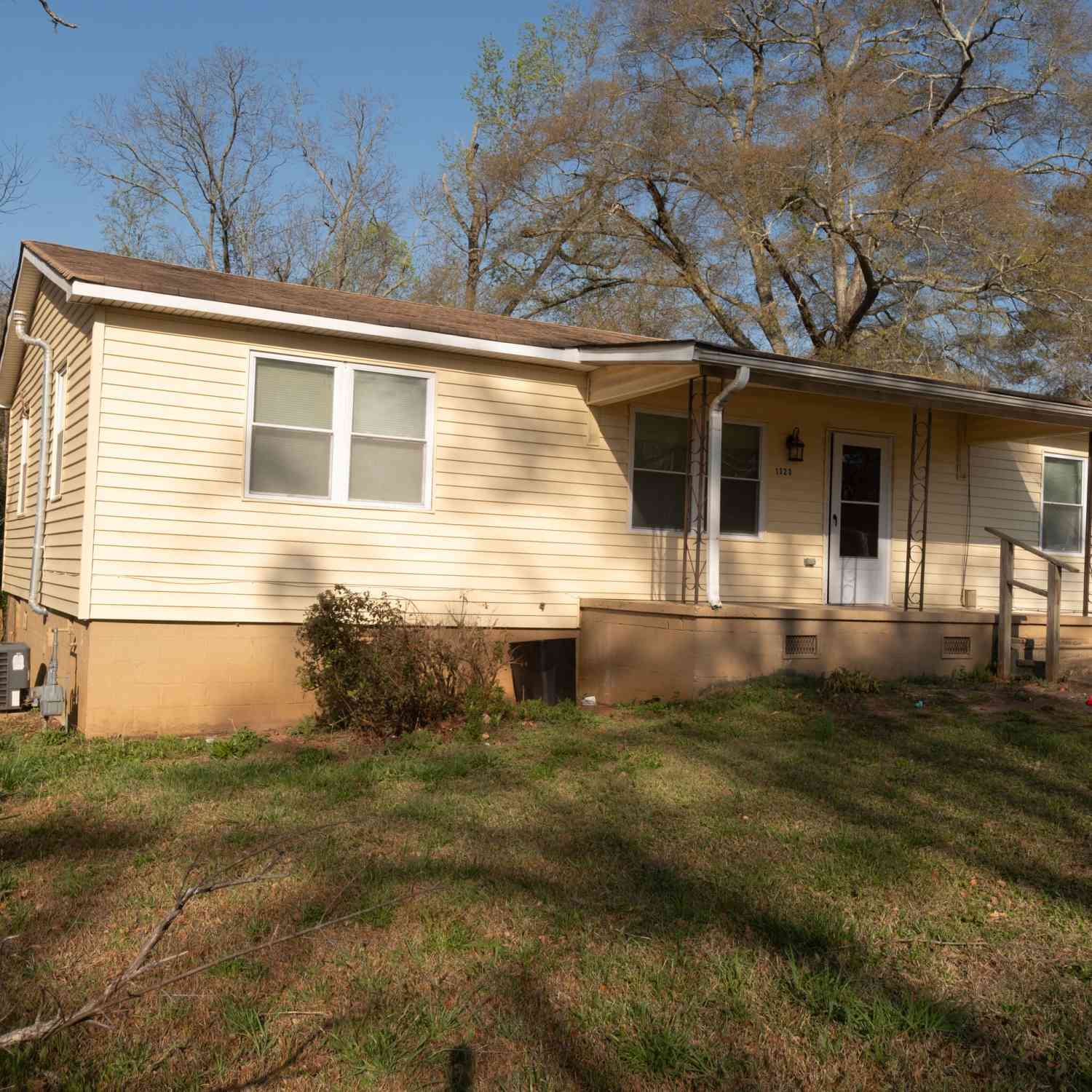 Homes For Sale - 1323 S Lee Street<br/> Griffin, GA 30223