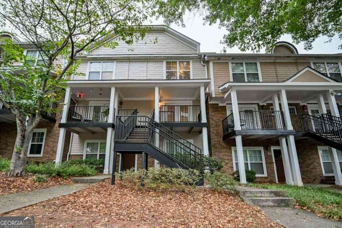Condo For Sale - 1035 Barnett Shoals Road #131<br/> Athens, GA 30605