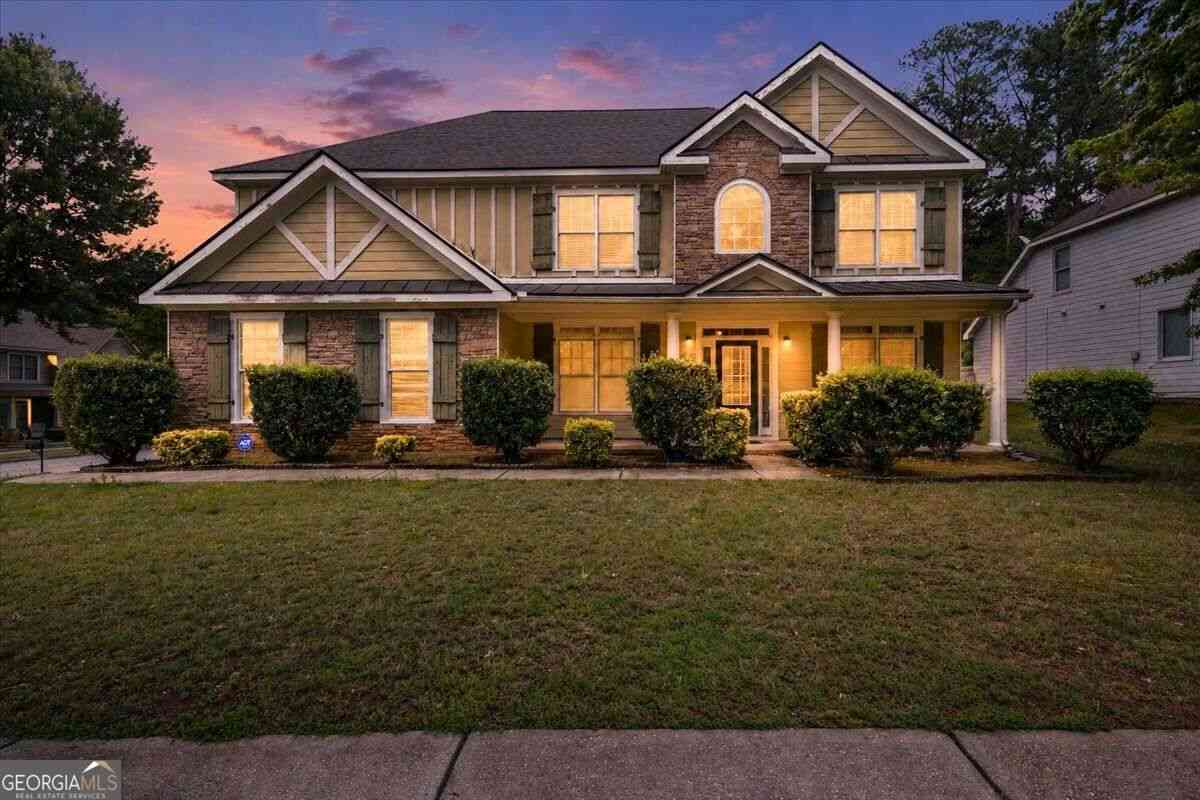 Homes For Sale - 3560 Brittany Oak Trace<br/> Snellville, GA 30039