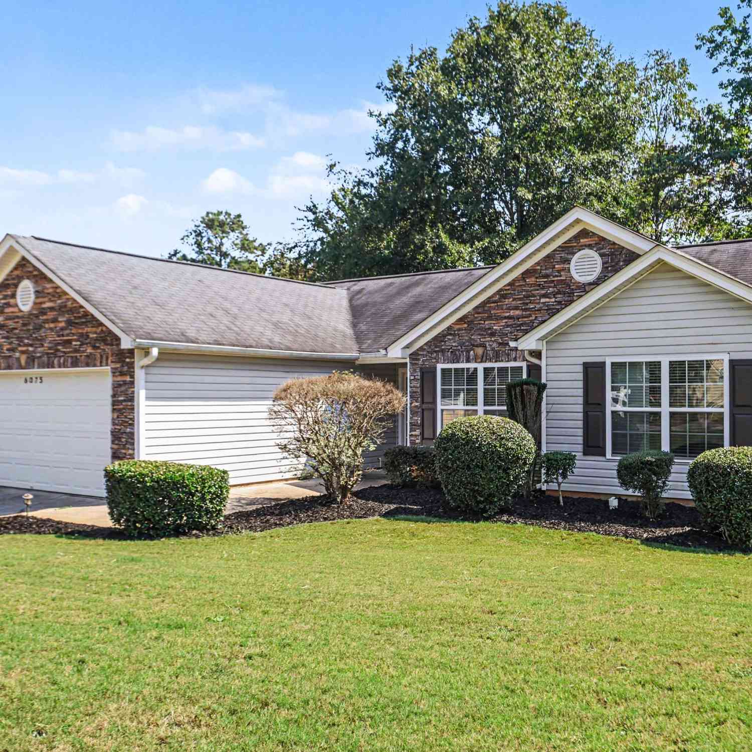 Homes For Sale - 6075 Castlegate Drive<br/> Douglasville, GA 30135
