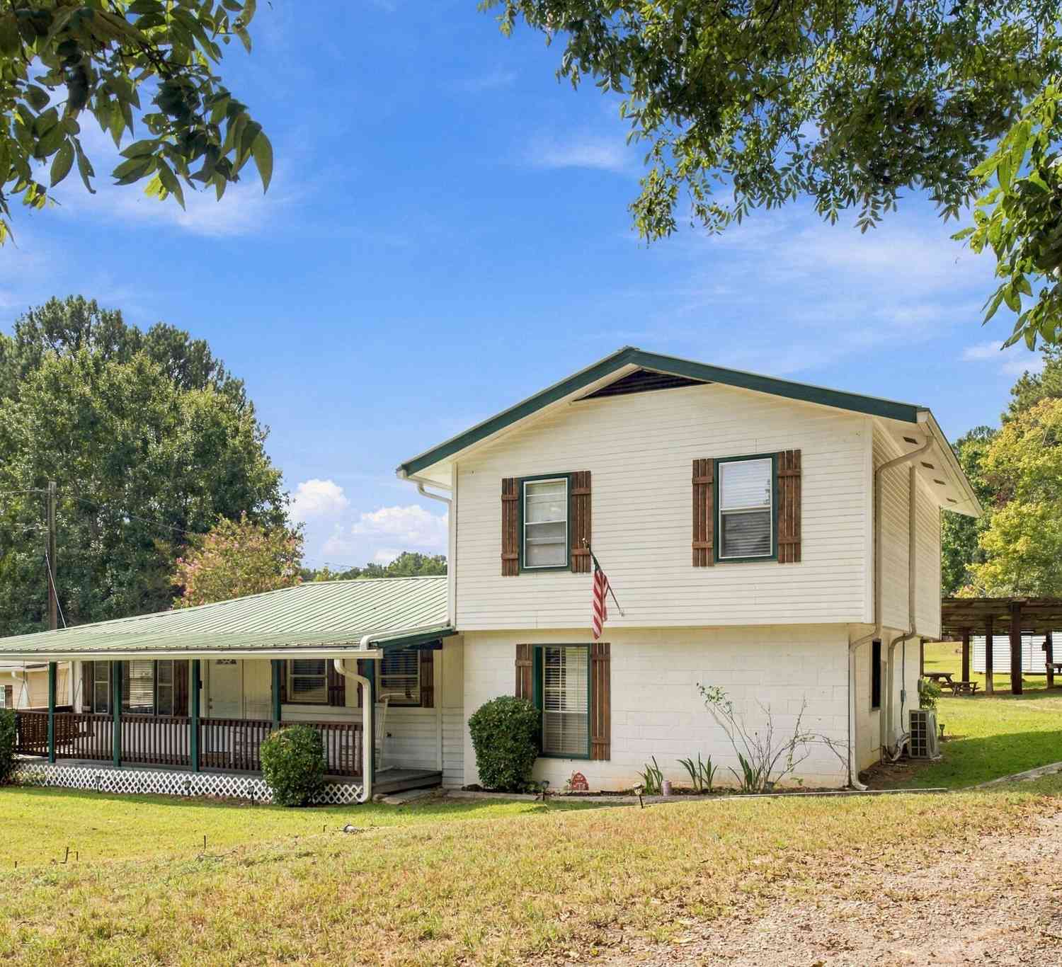 Homes For Sale - 3810 Claude Brewer Road<br/> Loganville, GA 30052