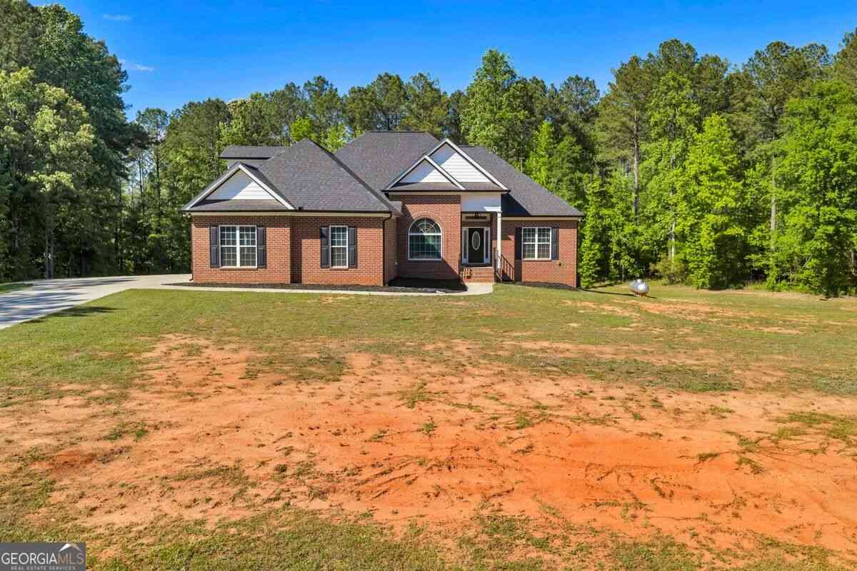 Homes For Sale - 2594 Lassiter Road<br/> Monroe County, Forsyth, GA 31029