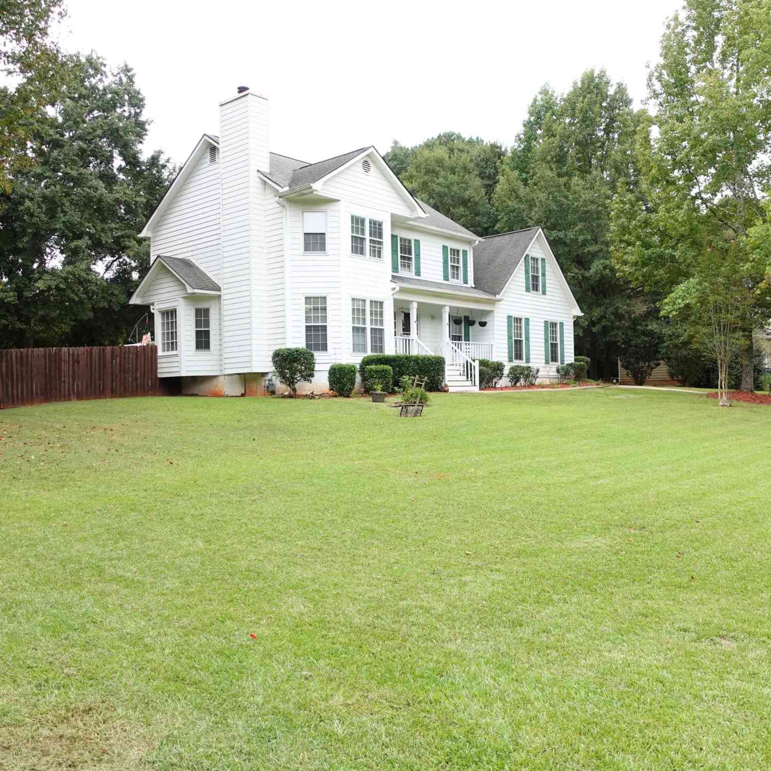 Homes For Sale - 308 Regal Way E<br/> Henry County, McDonough, GA 30253