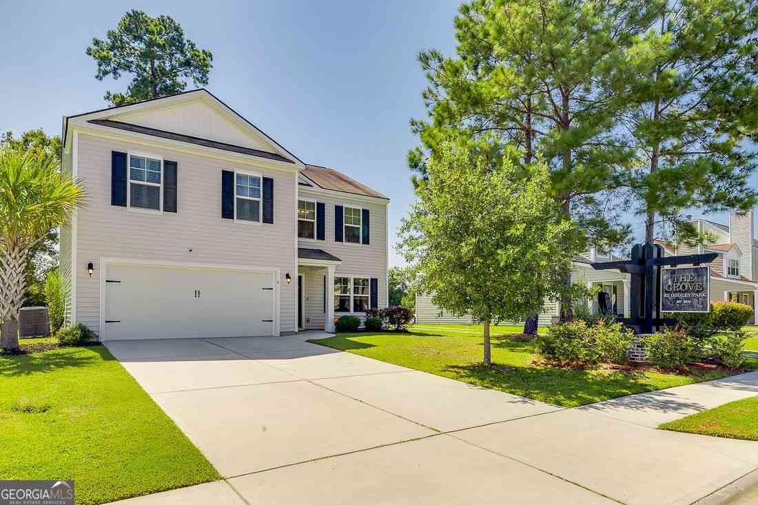 Homes For Sale - 8 Hawkhorn Court<br/> Savannah, GA 31417