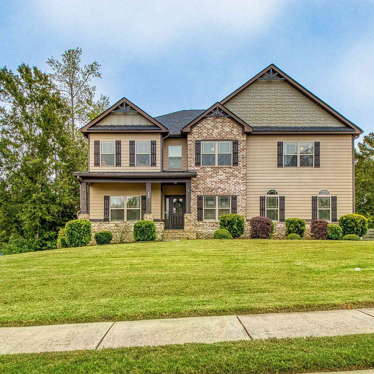 Homes For Sale - 150 Charleston Drive<br/> Coweta County, Senoia, GA 30276