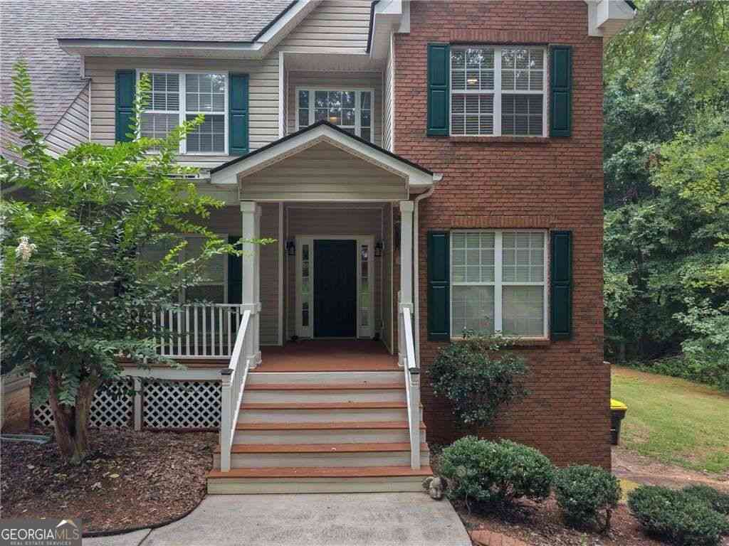 Homes For Sale - 160 Perry Creek Drive<br/> Fayette County, Fayetteville, GA 30215