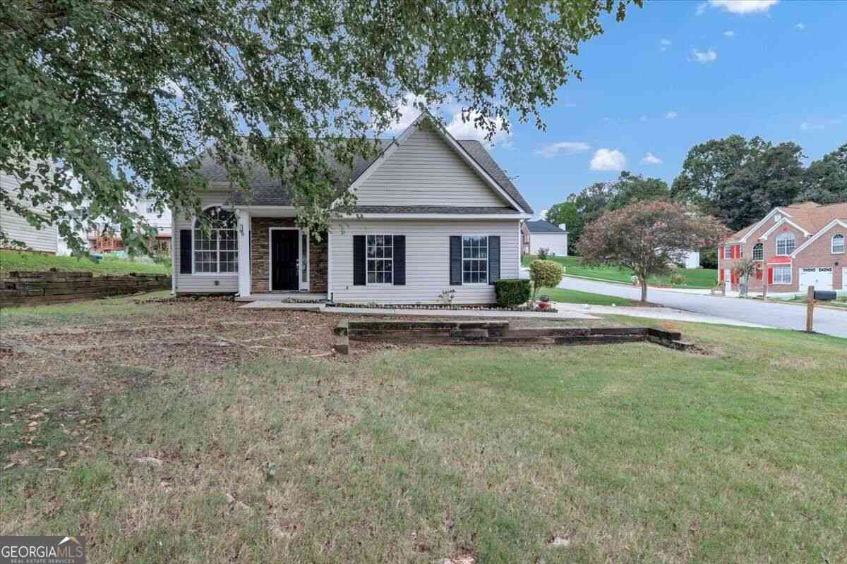 Homes For Sale - 110 Carriage Lake Drive<br/> Stockbridge, GA 30281