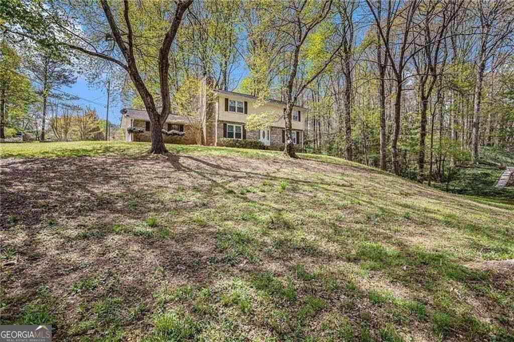 Homes For Sale - 620 Oakstone Way<br/> Roswell, GA 30075