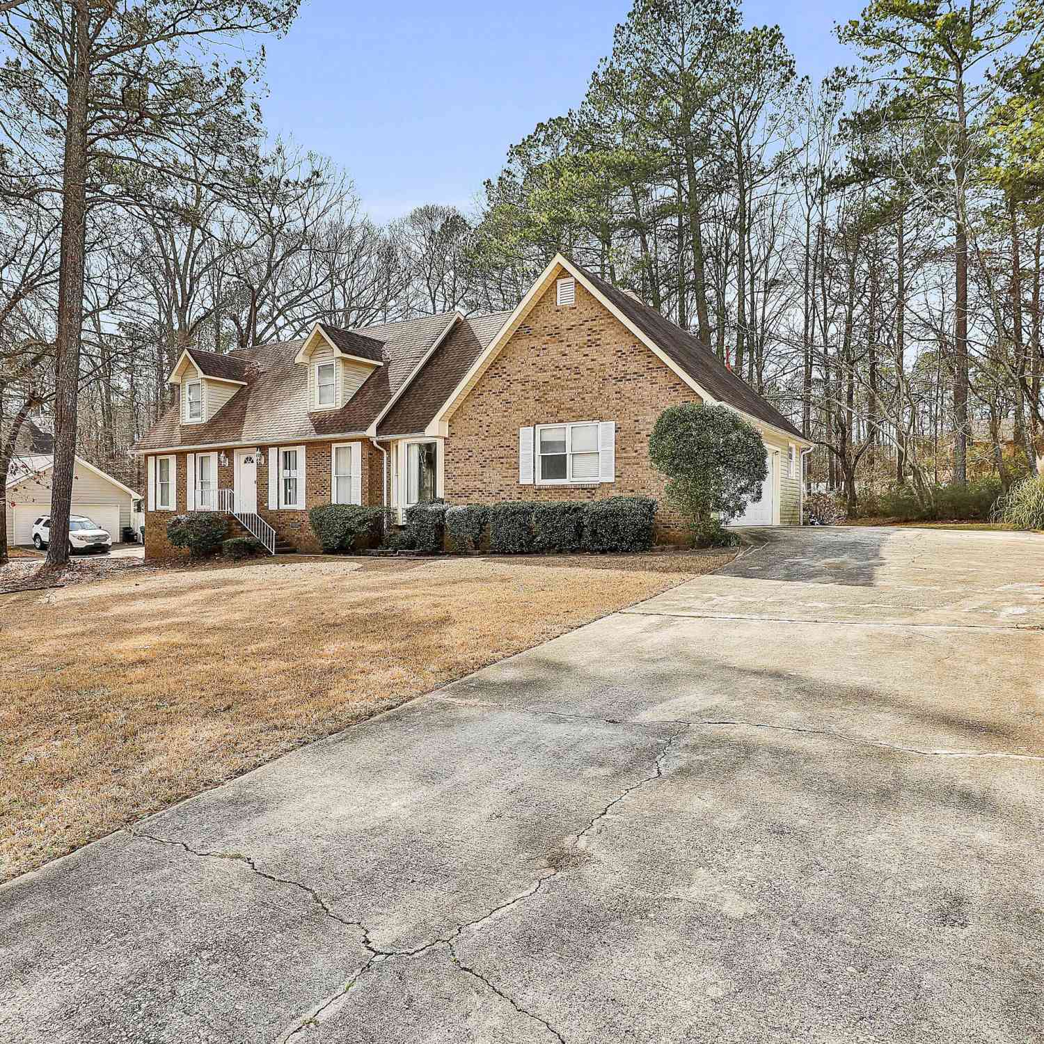 Homes For Sale - 8039 Woods Lane<br/> Jonesboro, GA 30236