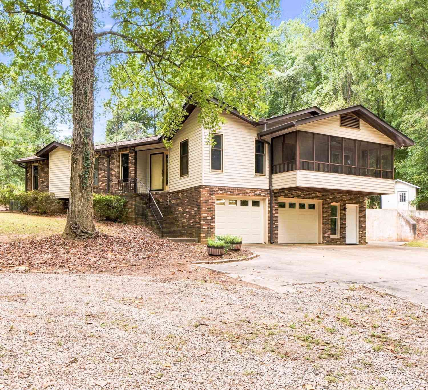 Homes For Sale - 530 Adams Road<br/> Fayette County, Fayetteville, GA 30214