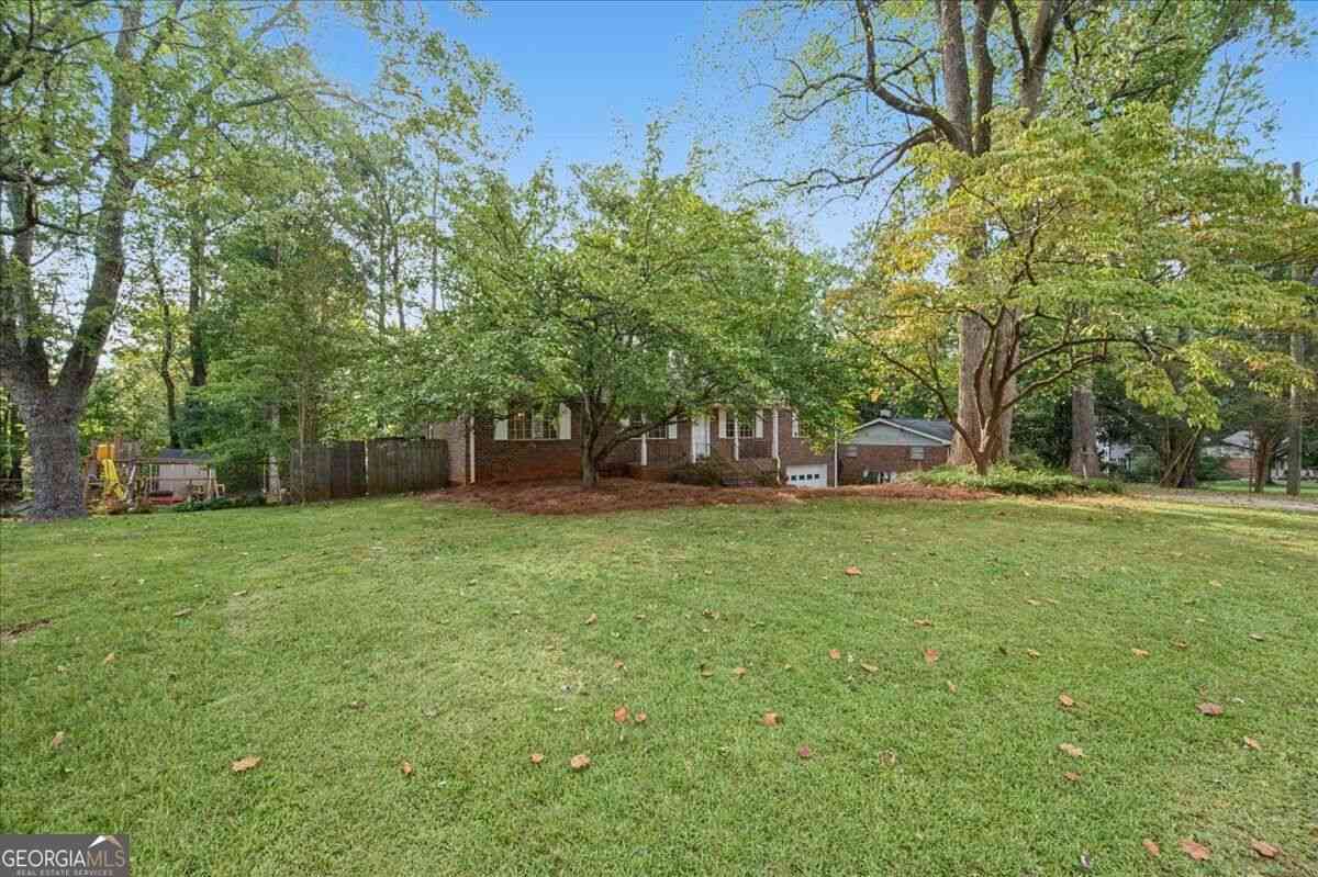 Homes For Sale - 3915 Green Forest Lane SE<br/> Smyrna, GA 30082