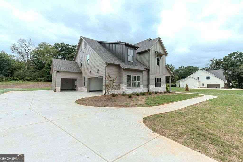 Homes For Sale - 362 Races Road<br/> Hoschton, GA 30548