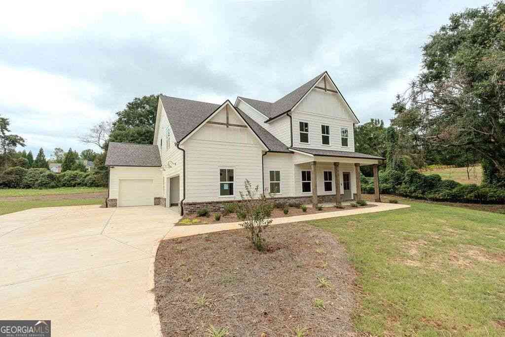 Homes For Sale - 328 Races Road<br/> Hoschton, GA 30548