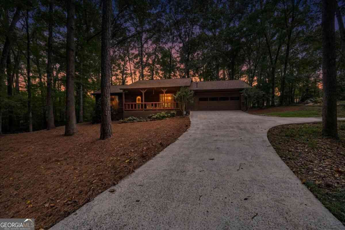 Homes For Sale - 130 Huntridge Drive<br/> Stockbridge, GA 30281