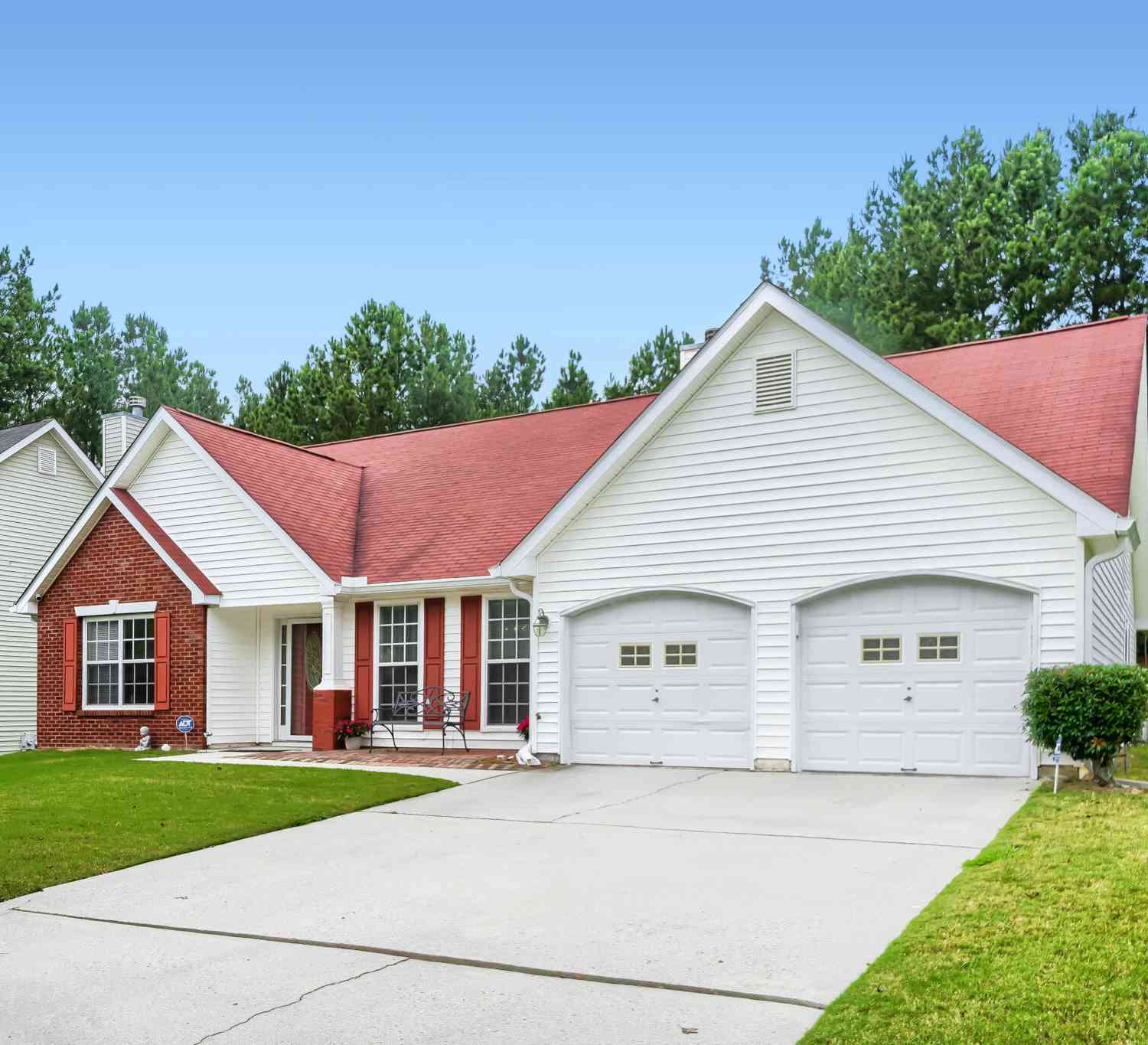 Homes For Sale - 7790 Glade Bend<br/> Fairburn, GA 30213